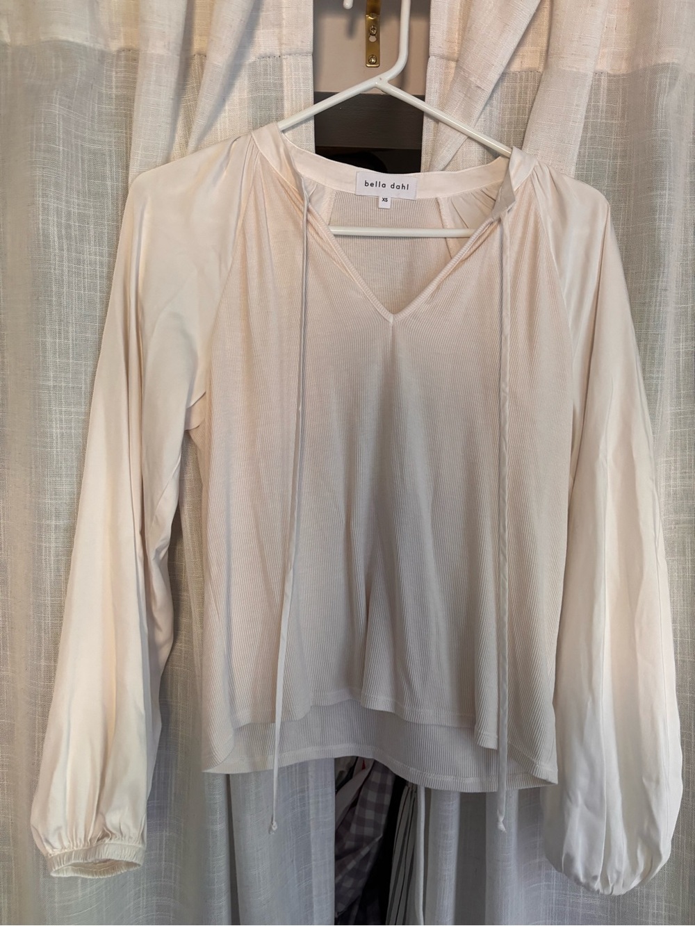 NWOT Bella Dahl white blouse